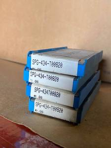 lot 16 image: Valenite Face Mill Inserts - 4 Boxes