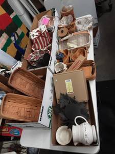 Large Lot Of Longaberger Baskets, Longaberger Fabric Liners, Pottery