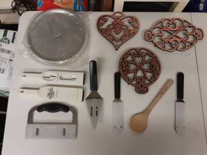 Pampered Chef (11 Pieces)