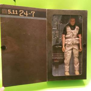 lot 20 image: BBi 12 16 scale Freedom Fighter action figure