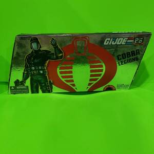 lot 5 image: 25th Anniversary G.I. Joe action figure set