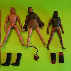 lot 4 image: 1974 Mego Planet of the Apes figures and guide