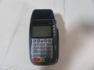 lot 71 image: Verifone Omni 6700 Credit Card Machine, reciept printer