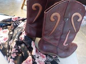 Pair of Jr Size 8 Boots and Cover U...