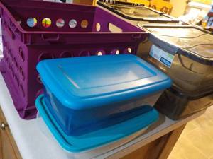 6 storage totes...