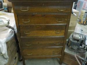 Wood 5 Drawer Dresser 32 x 17 x 47...