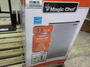 Magic Chef 3.3 cu ft Compact Refrig...