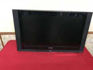 Samsung 32 In. LCD TV