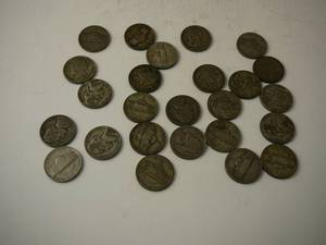 lot 104 image: 25 War Nickels