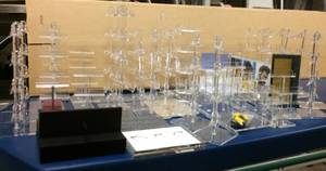 lot 15 image: Huge Lot Of Sunglass Eyeglass Display Stands - Excellent Condition