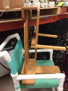 lot 33 image: Mobile Shower Over The Commode Chair & Wood Table