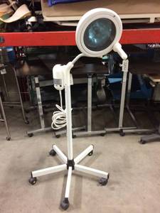 lot 47 image: MSRP $2500 High Quality Hill Rom Heraeus 55002289 Mobile Multi Adjustable Medical Surgical Dental Exam Light Made In Germany - Excellent Condition