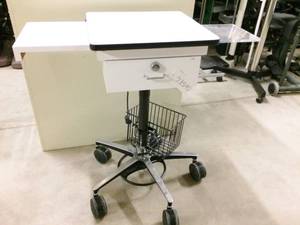 lot 77 image: WOW $$$$ CompuCaddy FR Series Mobile Industrial Medical Computer Laptop Cart With Drawer, Slide Out Side Board, Acrylic Board & Power Supply - Excellent Condition  Height Adjustable Too Fits Into Smaller Footprint Area 