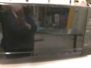 lot 96 image: Microwave Oven - Clean Working Condition