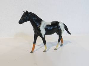 4 Toy Horses