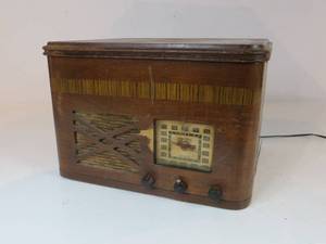 Vintage Schorn Radio Record Player