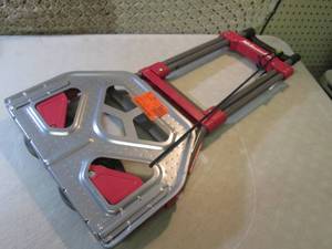 Milwaukee 150 Pound Fold-Up Hand Tr...