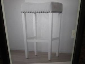 Hylie Nailhead 29 White and Gray C...