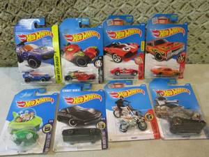 Lot of 8 Hot Wheels Cars  EC1...
