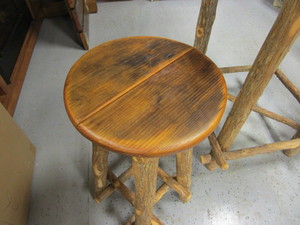 lot 11 image: Rustic Table & Stools 24x24x36
