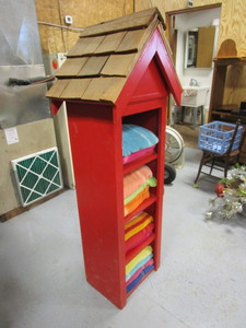 lot 13 image: Barn Themed Towel Shelf 18x16x63