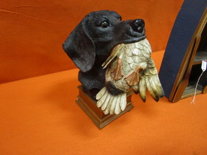 lot 49 image: (New) Dog Statue & Rowboat Desk Shelf