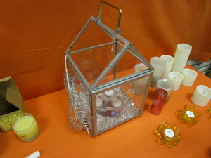 lot 60 image: New Battery Candles & Display