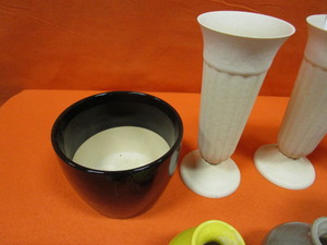 lot 61 image: (New) Lot of Vases