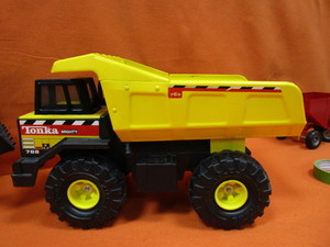 lot 104 image: 116th Tonka Payloader & Dumptruck