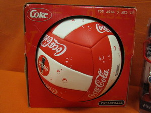 lot 117 image: Coca Cola Collectibles