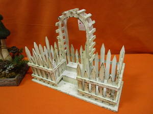 lot 126 image: (New) Home Decor