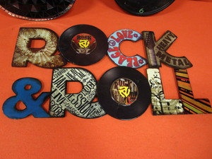 lot 131 image: Music Theme Decor