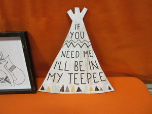 lot 137 image: (New) Native American Home Decor
