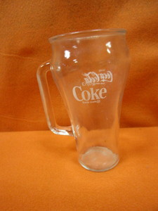 lot 155 image: Coca Cola Glass Mugs, Plates & Pitcher