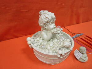 lot 166 image: (New) Baby Bath Figurine, Hangers, Wind Chime