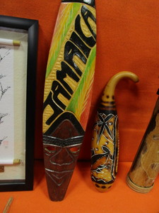 lot 255 image: Misc. Exotic Home Decor