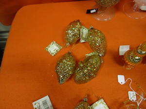 lot 276 image: (New) High End Glass Christmas Decorations