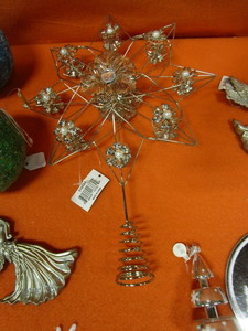 lot 277 image: (New) Christmas Ornaments