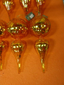 lot 287 image: (New) Glass Christmas Ornaments