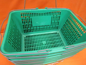lot 299 image: Shopping Baskets