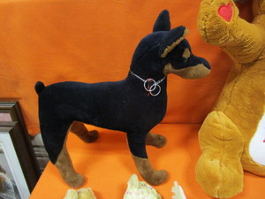 lot 302 image: Lot of Stuffed Animals (Near New)