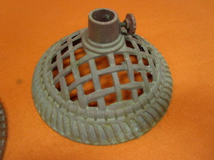 lot 305 image: Vintage Cast Iron Stands