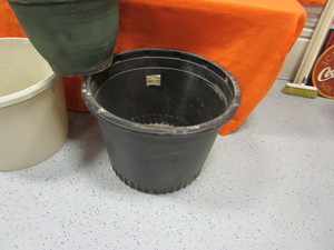 lot 312 image: Large Planters