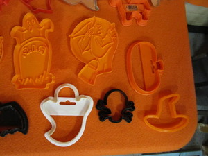 lot 402 image: Large Lot of Cookie Cutters