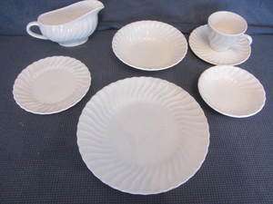 Swirl Dinnerware