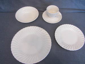 Swirl Dinnerware