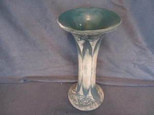 RW Stoneware Brush Vase - Cracked