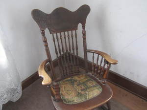 Pressback Rocker