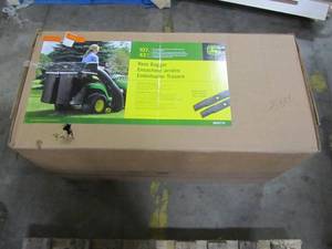 lot 2 image: John Deere 42 in. Twin Bagger for 100 Series Tractors BG20776