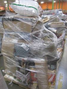 lot 41 image: WHOLESALE MIXED PALLET OF RETURNS - SMALL HOUSEWARES AND HOME DECOR